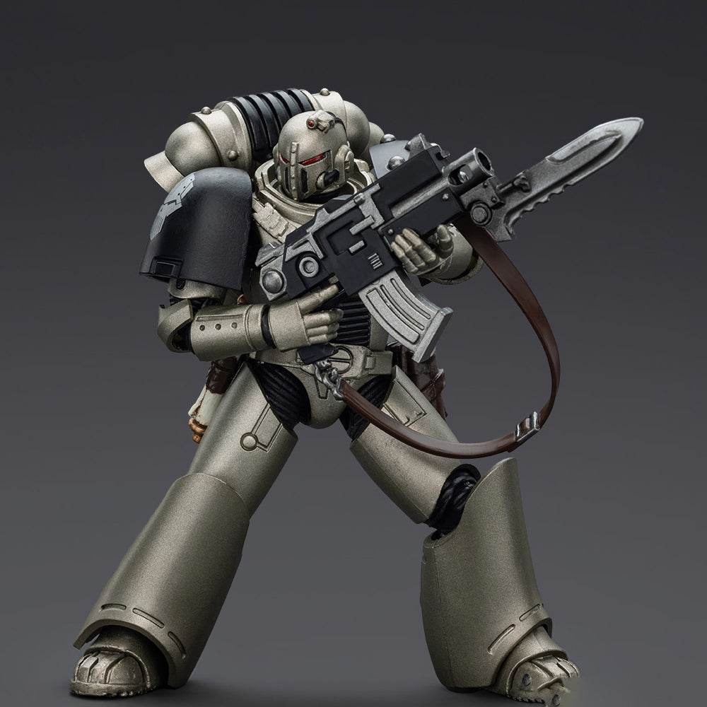 JOYTOY Warhammer The Horus Heresy 1/18 Action Figure-Iron Warriors MKVI Tactical Sergeant with Power Sword and Plasma Pistol Collection Model Birthday Gift