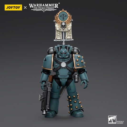 JOYTOY Action Figure 1/18 Sons of Horus MKIV Tactical Squad Legionary with Legion Vexilla Model Birthday Gifts